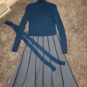 Women's knit dress with detachable belt